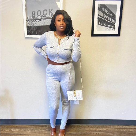 Set - Picture 3 of 6